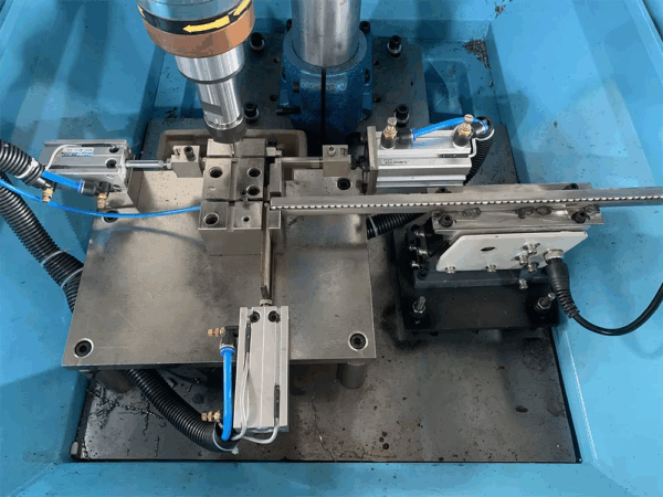 T-type Automatic Drilling Tapping Machine For Standard Workpiece Hardware SCJTD1 - Image 3
