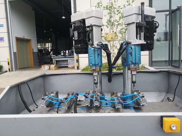 Slide Table Drilling Tapping Machine With Multi Spindle Head