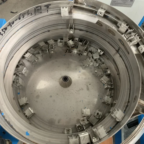 Vibrator Feeding Fully automatic T-type Drilling Tapping Machine For Metal Parts SCJTD2 - Image 5